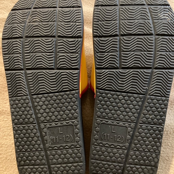 Men’s Red and Yellow Kansas City Chiefs Slide Sandals 11-12 - Picture 5 of 6